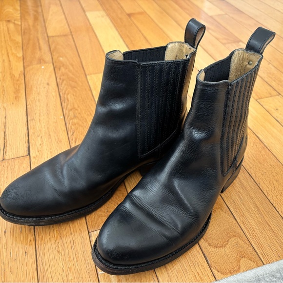 Frye black leather Chelsea boot - Picture 2 of 5